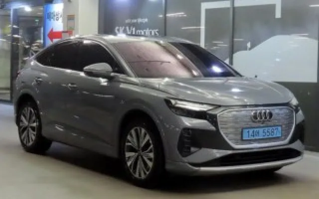 그랜드카니발 중고차 Q4 e-트론 40 스포트백 매물 사진 18 - 2024/08 54,179km