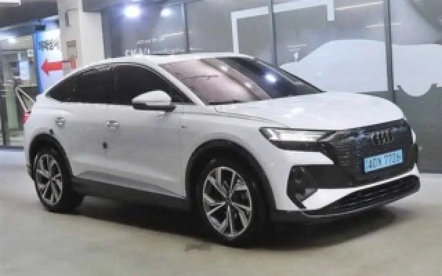 그랜드카니발 중고차 Q4 e-트론 40 스포트백 프리미엄 매물 사진 15 - 2023/12 86,846km